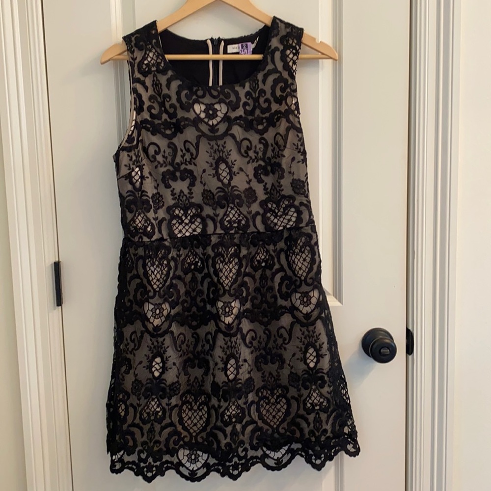 Black lace Sleeveless Mini Dress